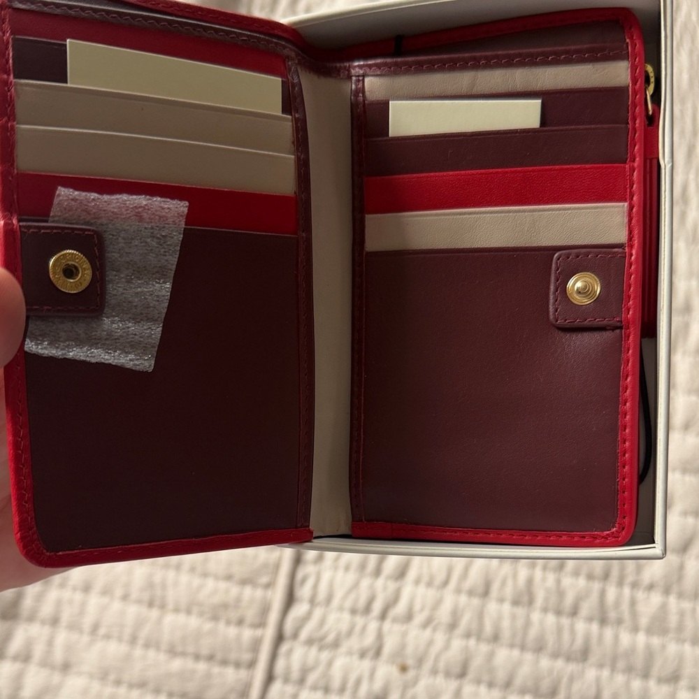 RADLEY LONDON Red Leather Zip-Around Wallet with Scottie Motif - Picture 2 of 2